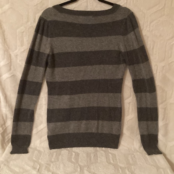 EUC BCBG MAXARIA Sweater - Picture 8 of 12